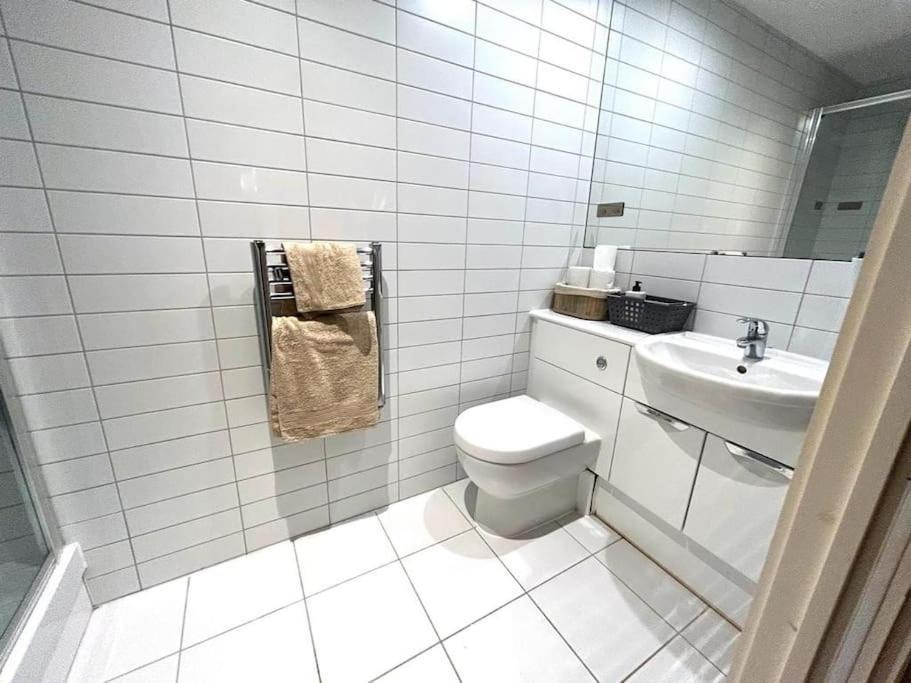 O2 Excel City Airport Apartment 伦敦 外观 照片