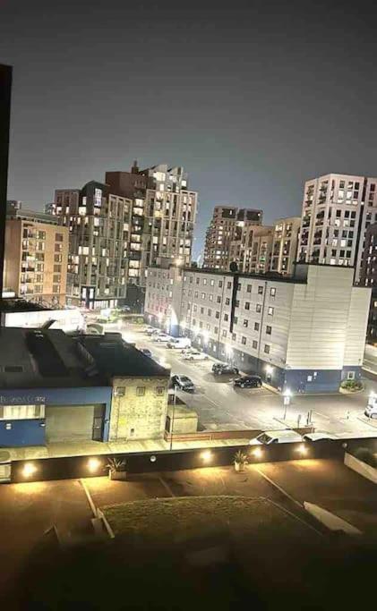 O2 Excel City Airport Apartment 伦敦 外观 照片